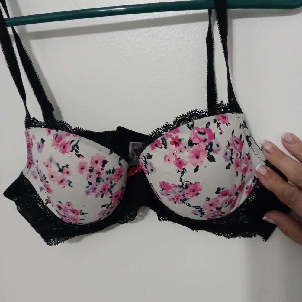 Victoria's Secret padded Lacey Bra. floral and sequined. 34B